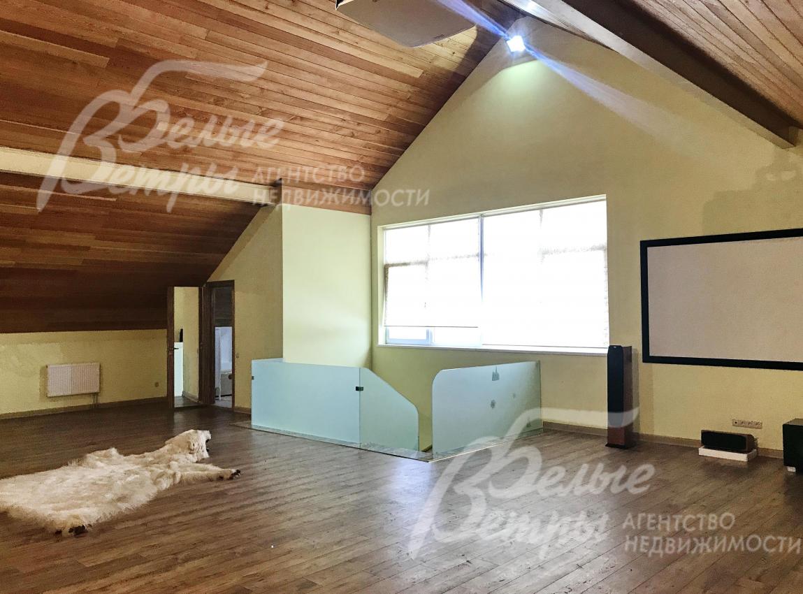 Помещение свободного назначения в мансардном этаже