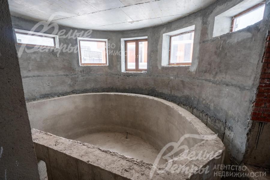 На цокольном этаже запланирована спа-зона, включающая бассейн, сауну и хамам