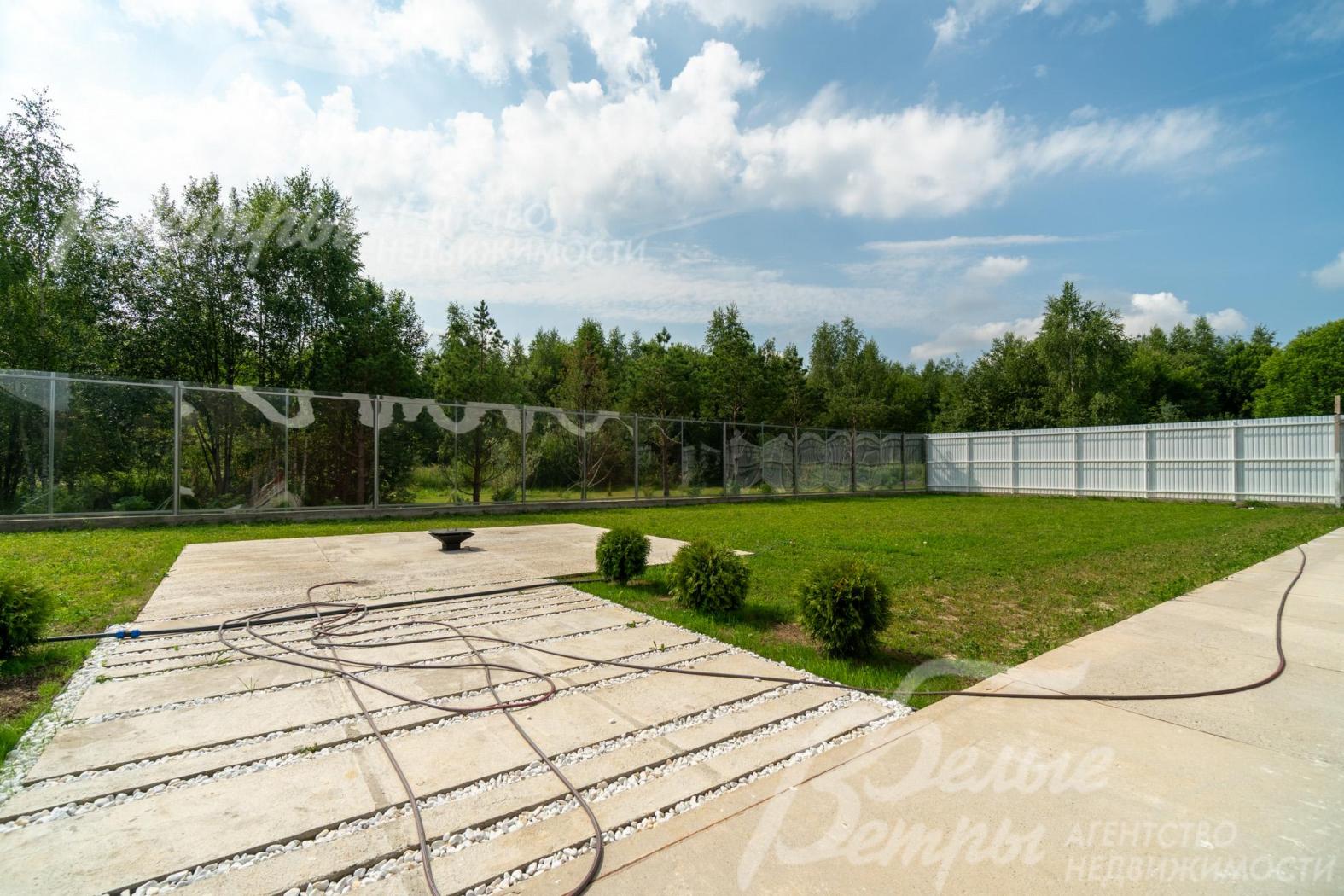 Парковка и входная группа дома – с подогревом