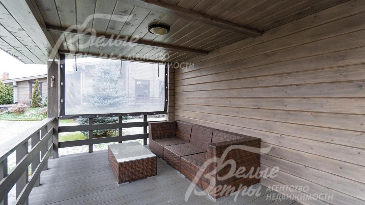 Крытая терраса в банном комплексе