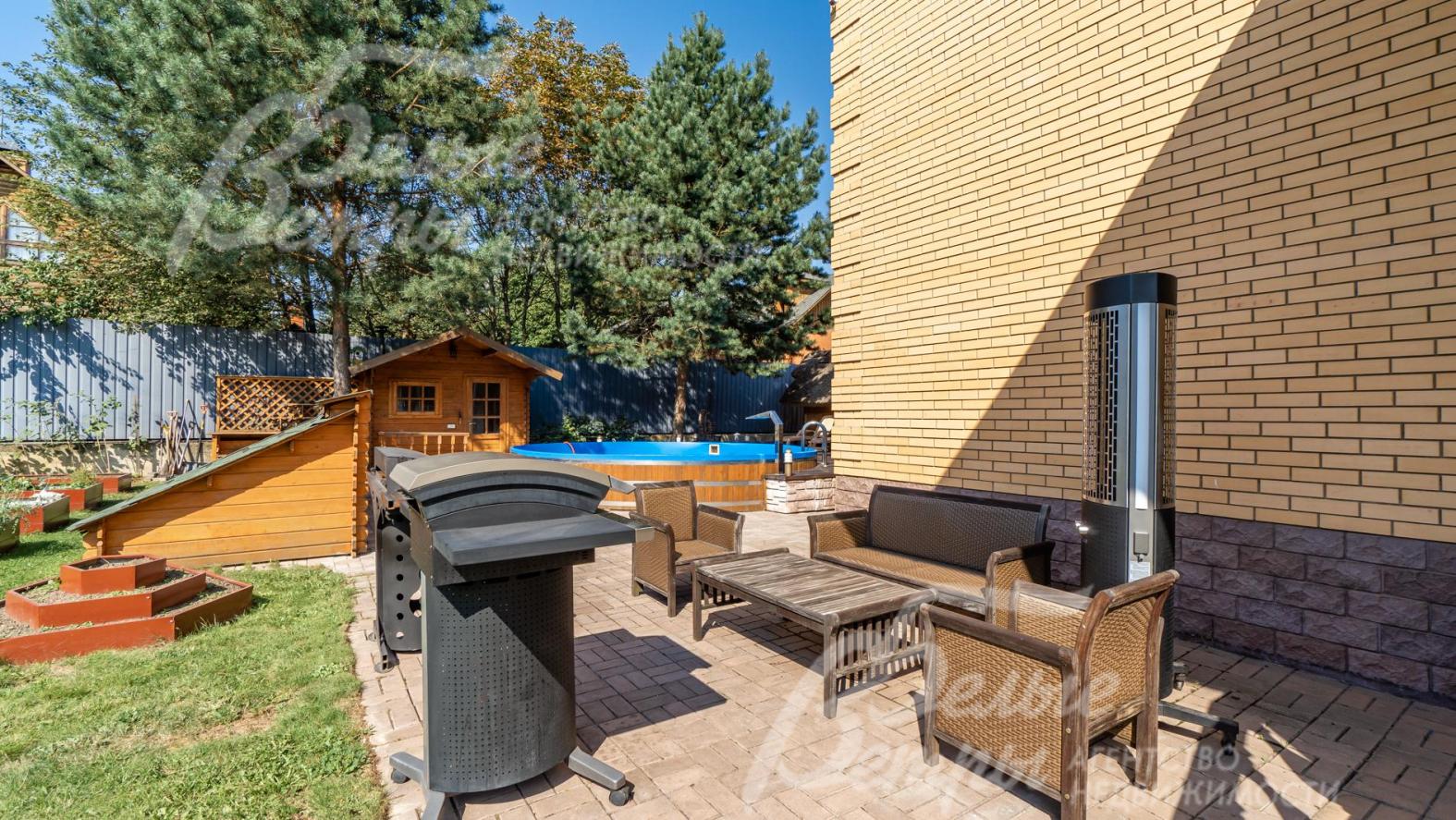 Зона для отдыха и барбекю