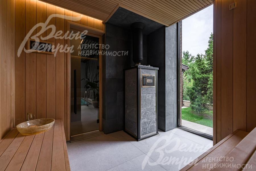 Парная с панорамным остеклением