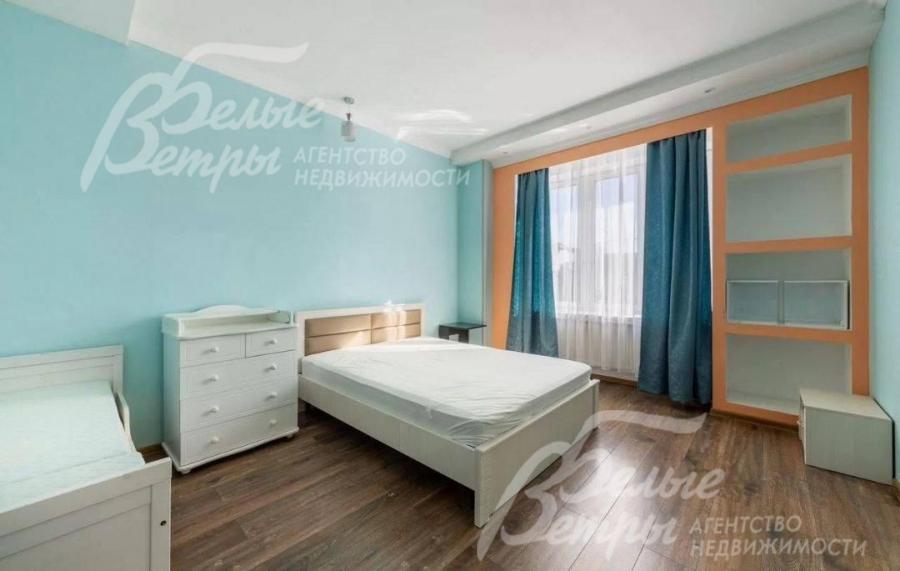 Одна из спален на 2-м этаже. В каждой комнате - свой оттенок оформления интерьера