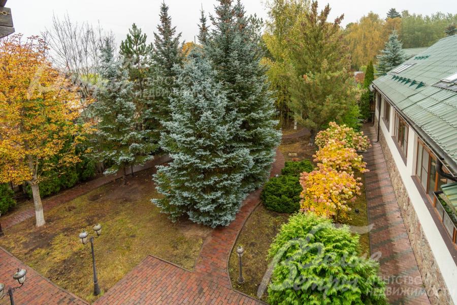 Это вид с балкона мастер-спальни