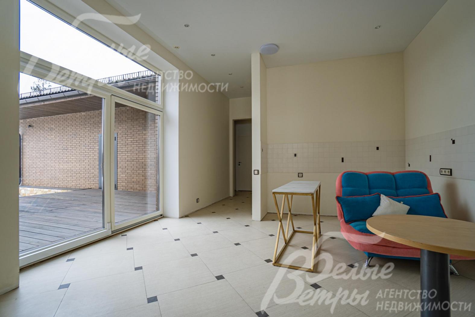 Зона кухни с выходом на открытую террасу