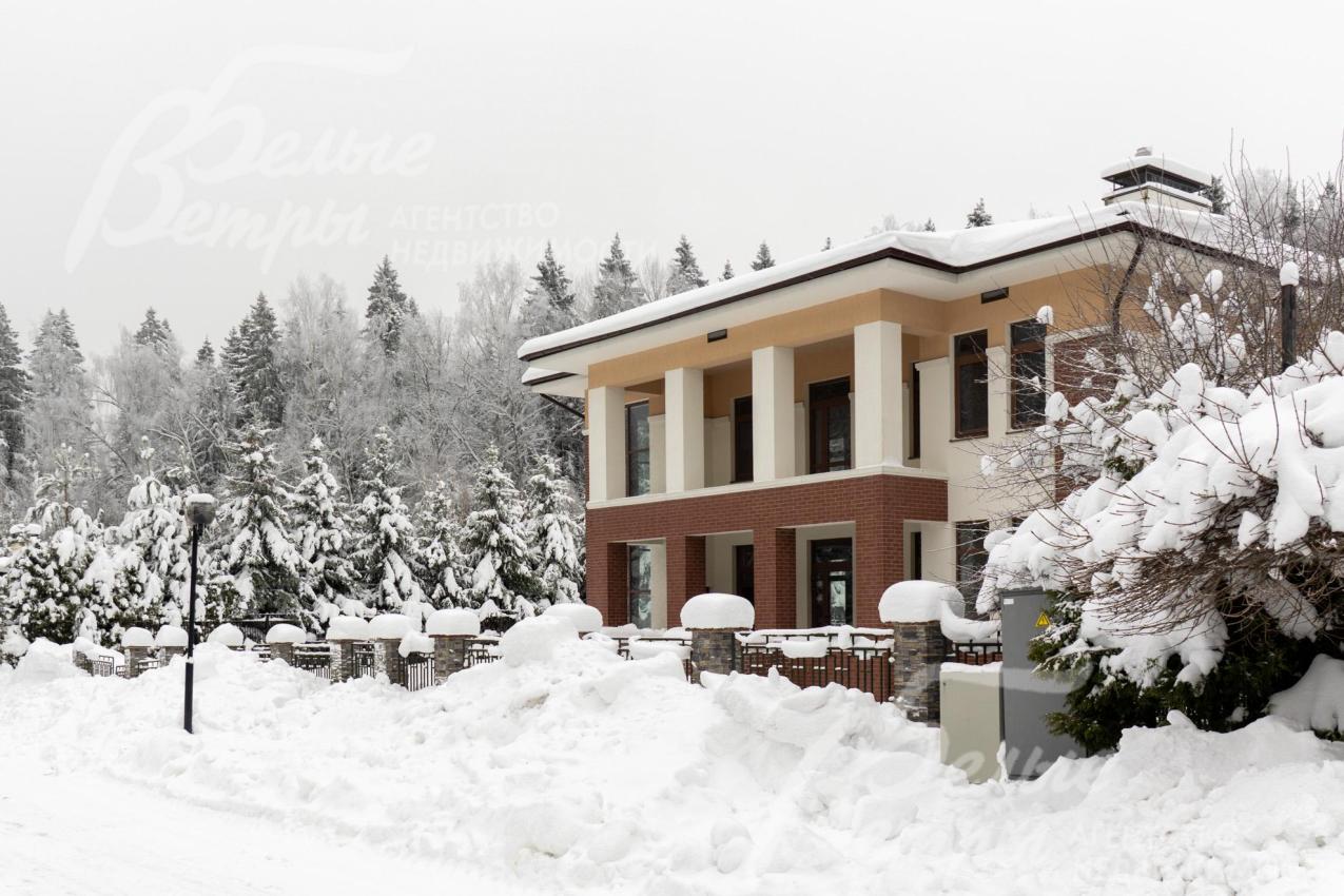 Фасад дома облицован штукатуркой и клинкерной плиткой немецкого производства