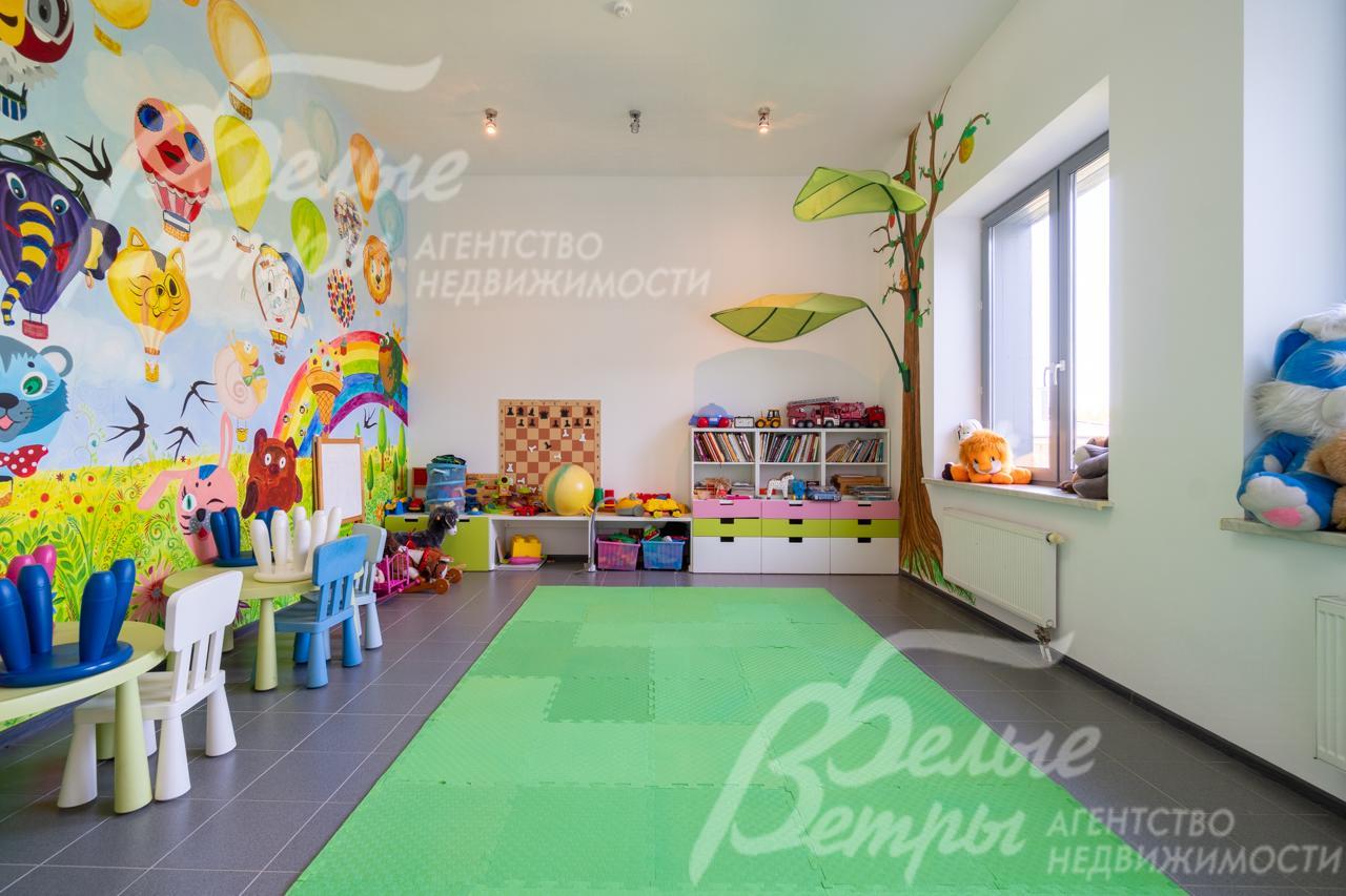 Яркая детская игровая 