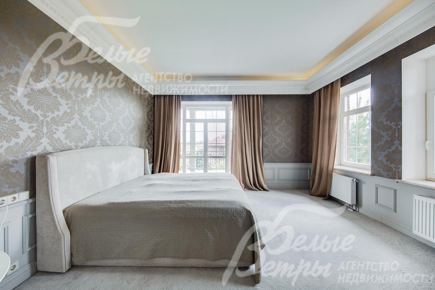 Главная спальня с ванной и гардеробной комнатами