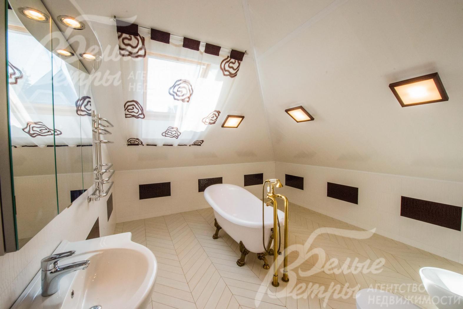 Санузел с ванной на ножках