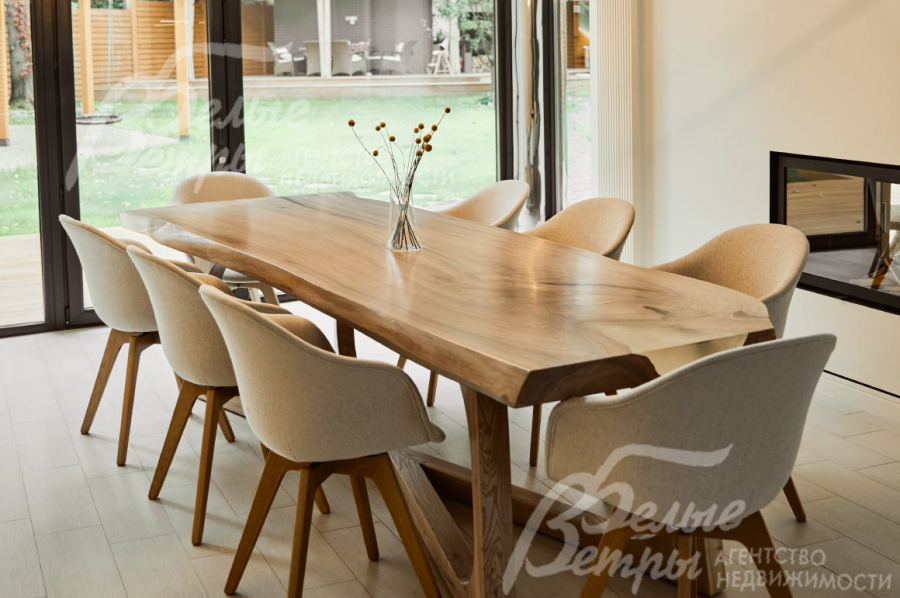 Стол в обеденную зону по уникальному проекту длинной в 4 метра на 10 персон