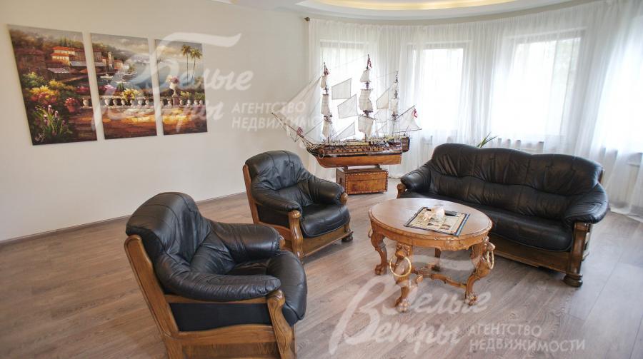 Кабинет на втором этаже