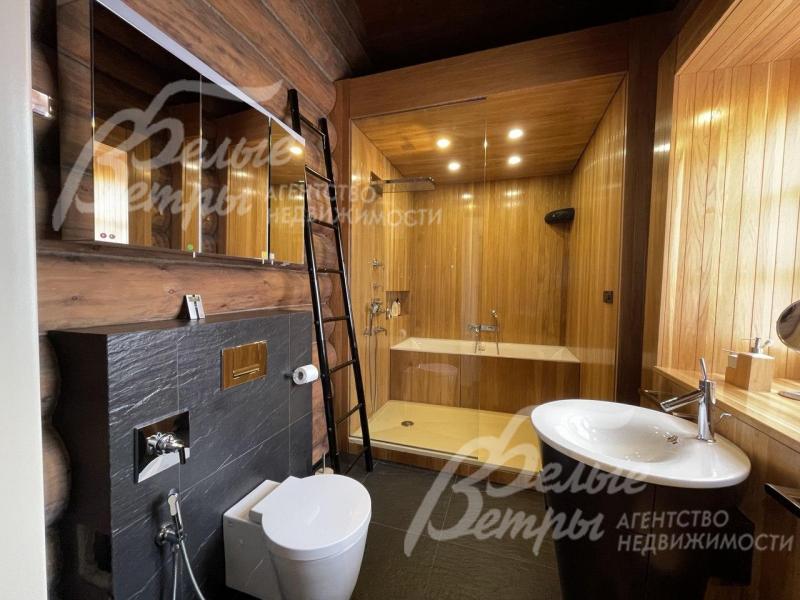 Санузел в мастер-спальне