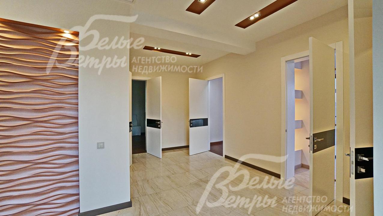 Двери 2.3 м производства Италия 