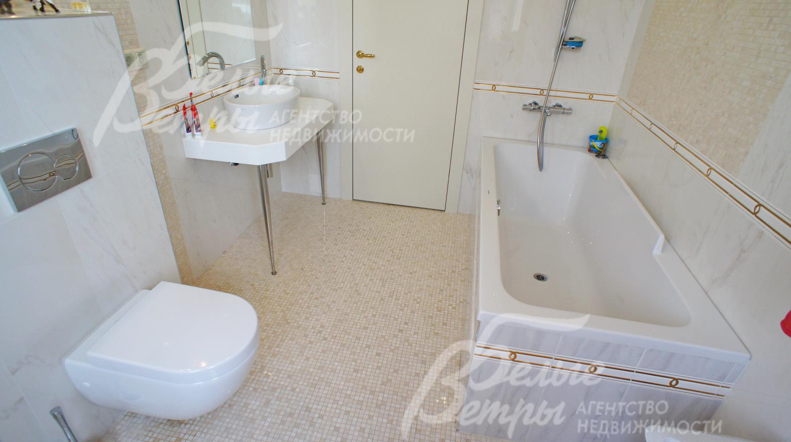 Санузел при детской спальне №2 7.5 кв.м с ванной.