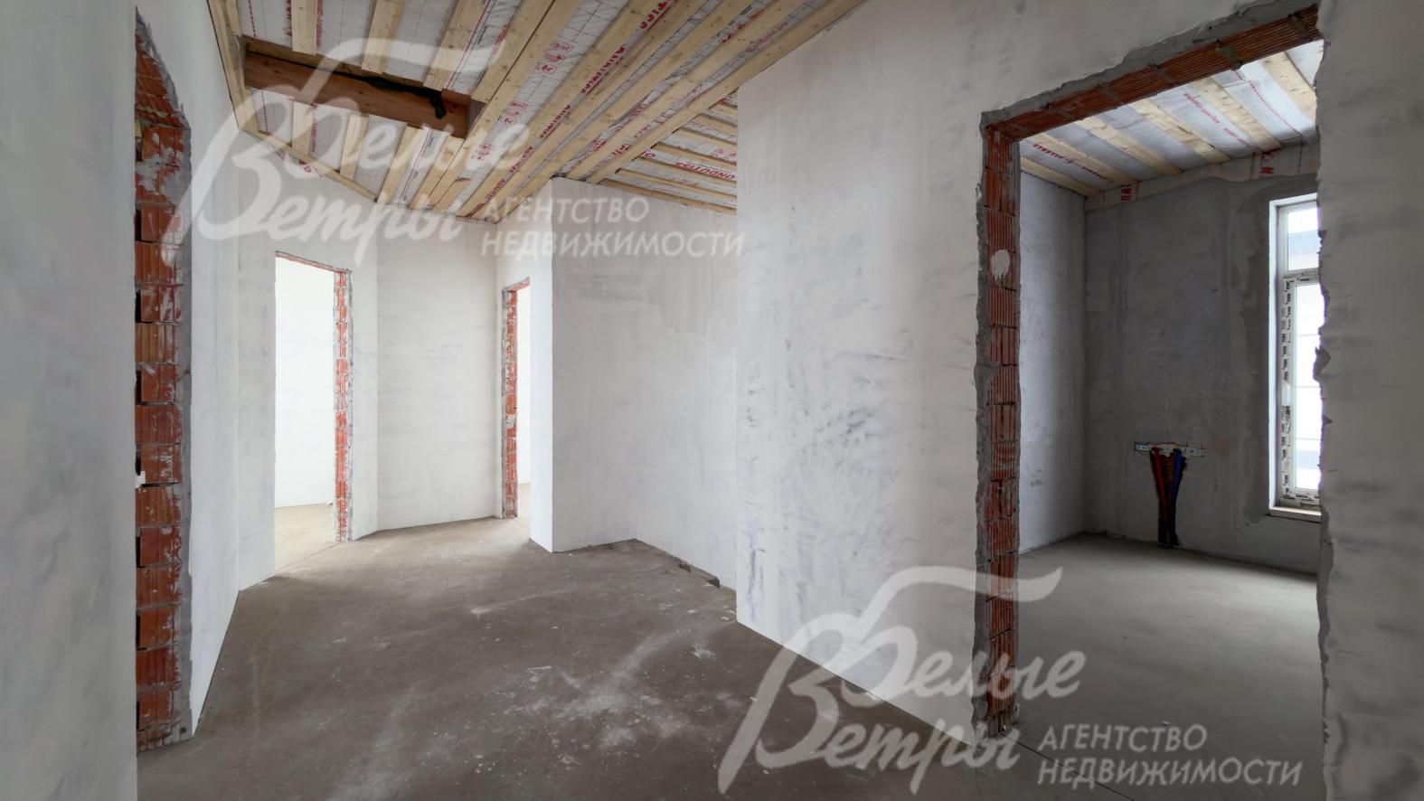 В проекте – 5 спален, одна из них – на первом этаже, кухня-гостиная 57 кв.м, просторные холлы