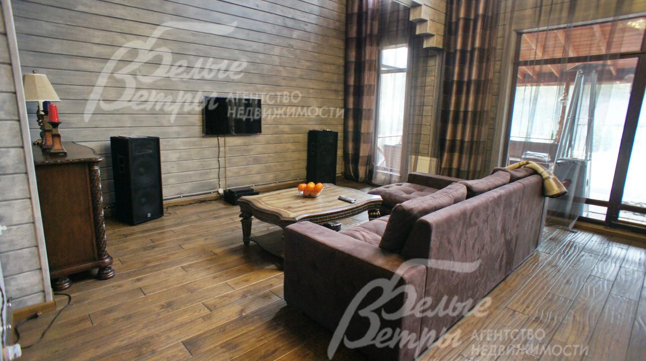 Вся мебель в доме дизайнерская в стиле интерьера дома