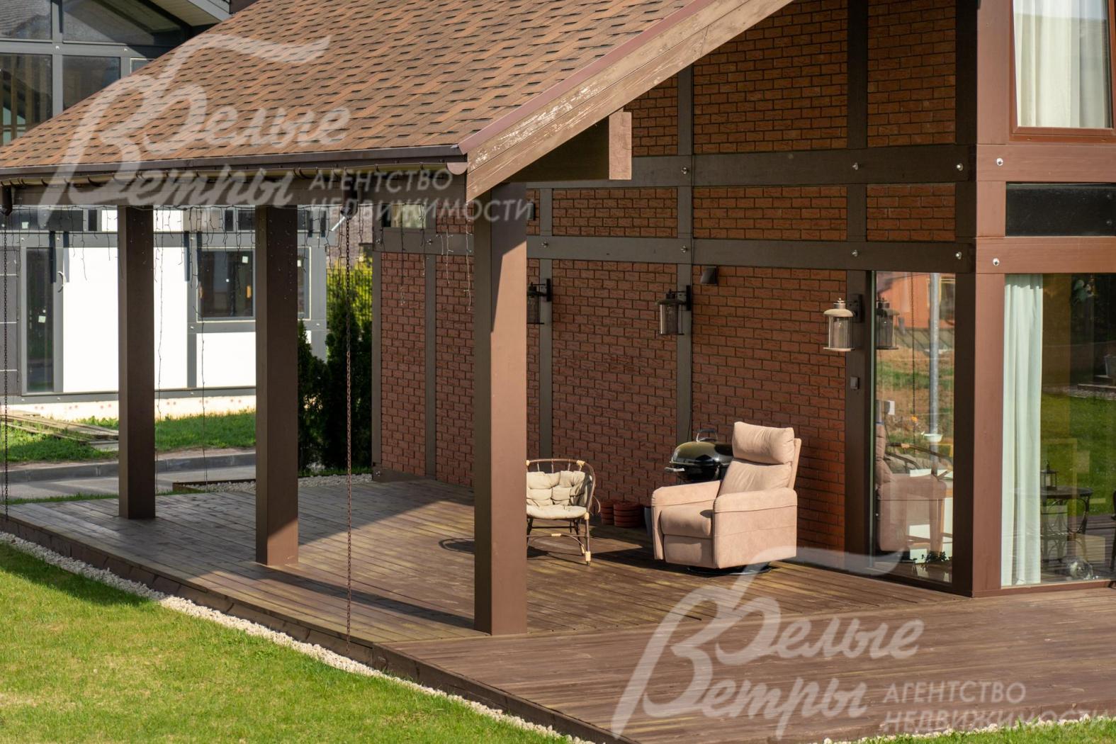 Конструктив дома: каркас на 60% из балок (клеёный брус), стены облицованы кирпичом