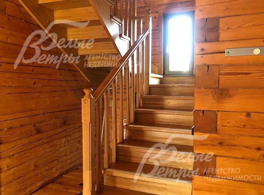 Деревянная лестница