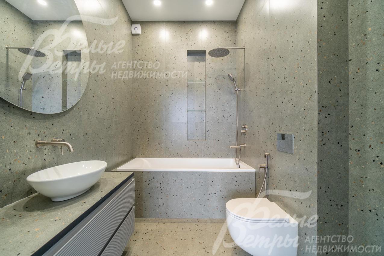 Санузел с ванной при спальне 2