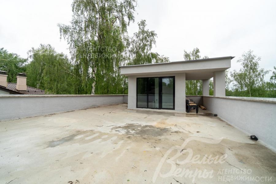 Выход на эксплуатируемую кровлю: есть зона отдыха и техническое помещение