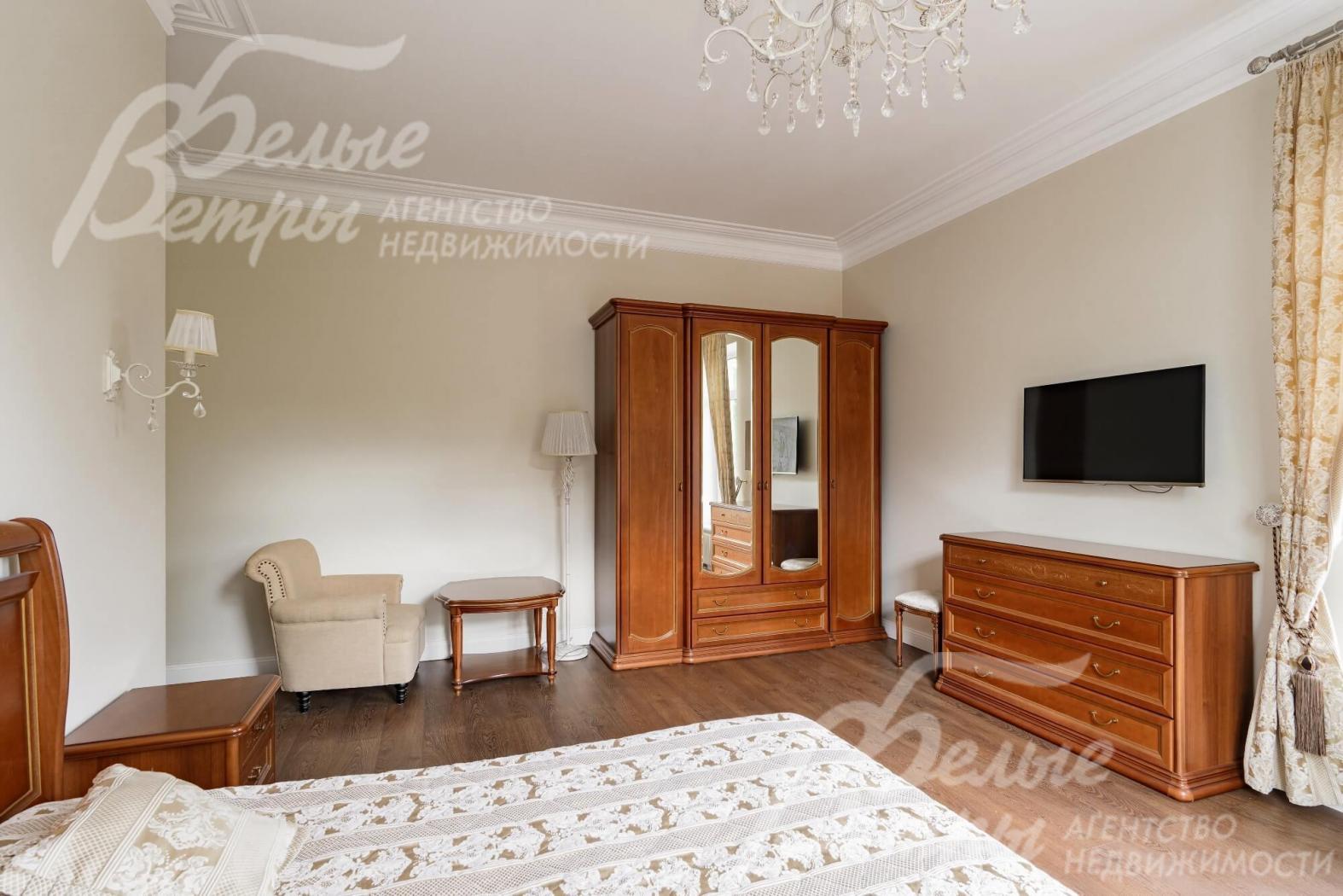 Мебель выполнена на заказ.