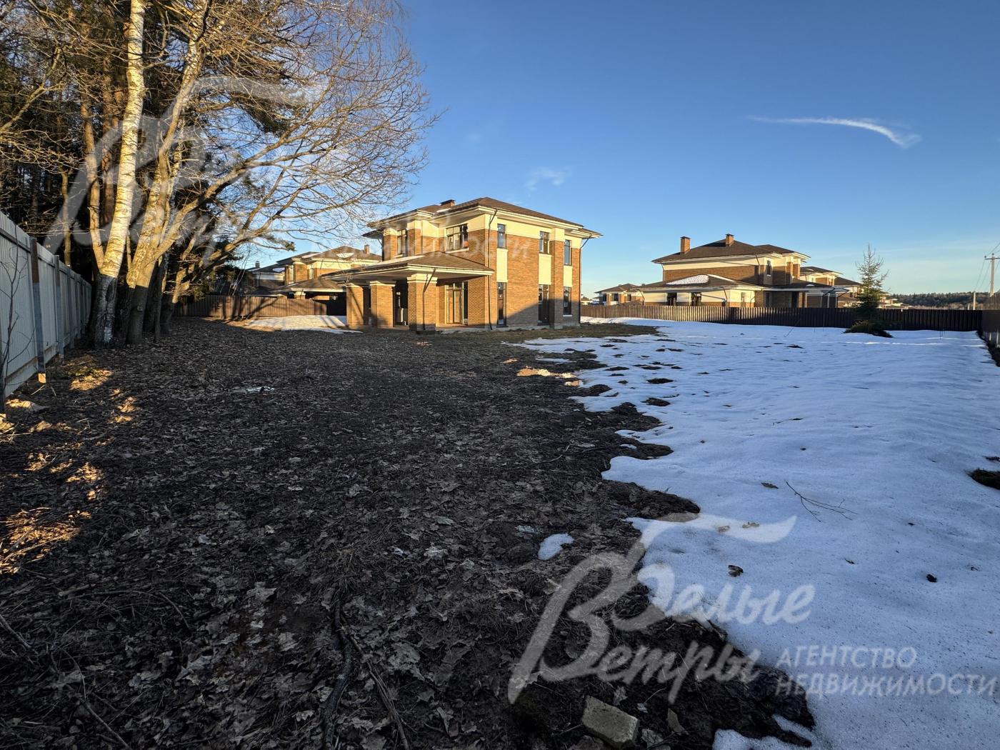 Коттеджный посёлок бизнес-класса построен в единой архитектурной концепции