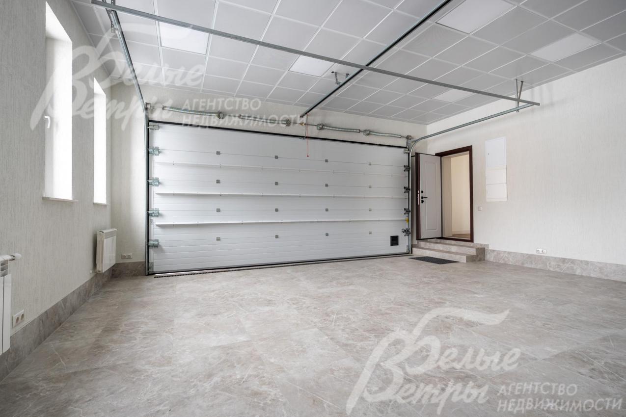 Гараж на 2 м/м 44 кв.м с автоматическими воротами