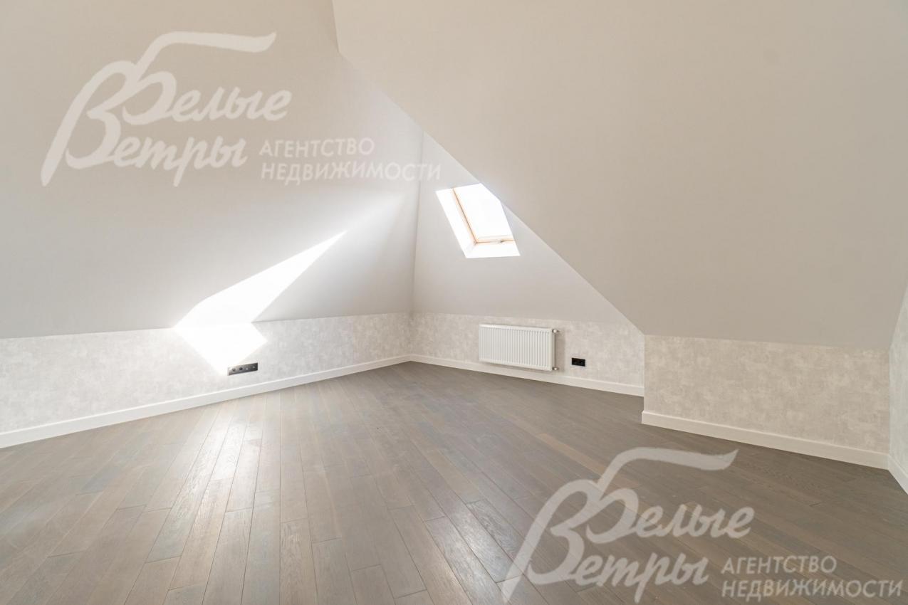 кабинет/спальня на мансардном этаже