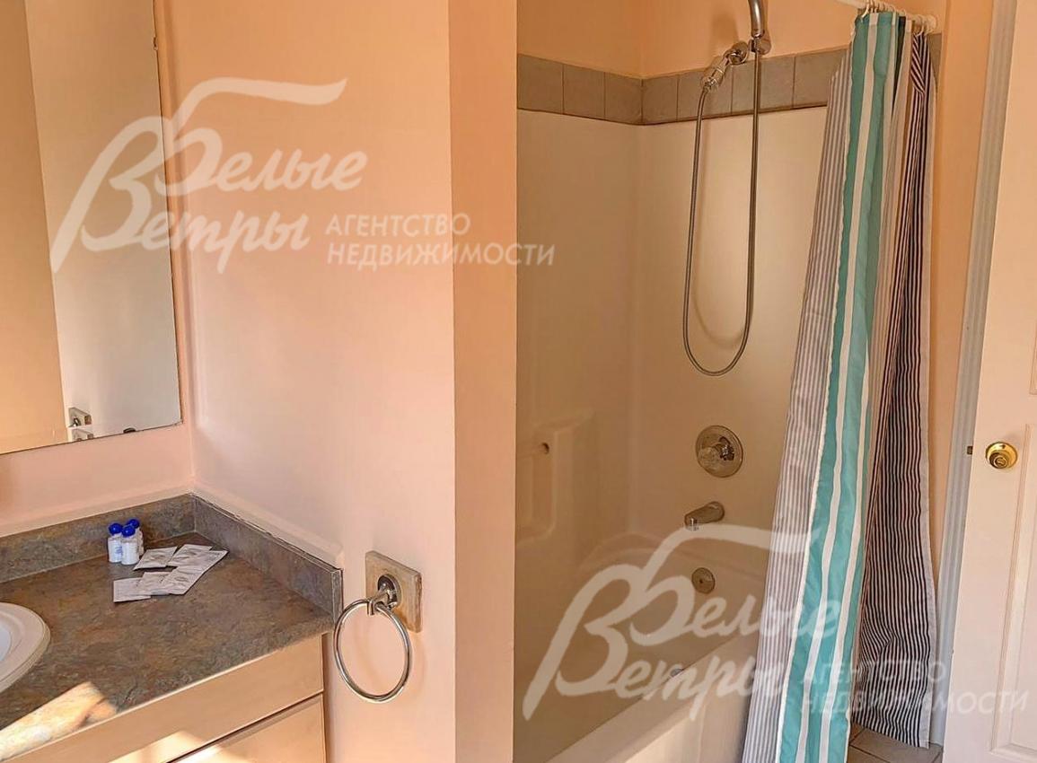 Один из санузлов с душем