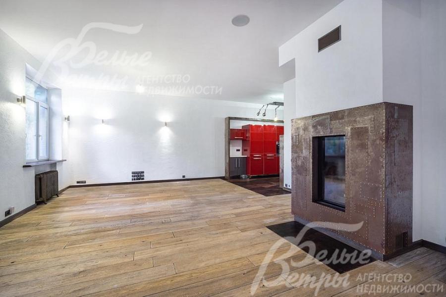 Камин в гостиной