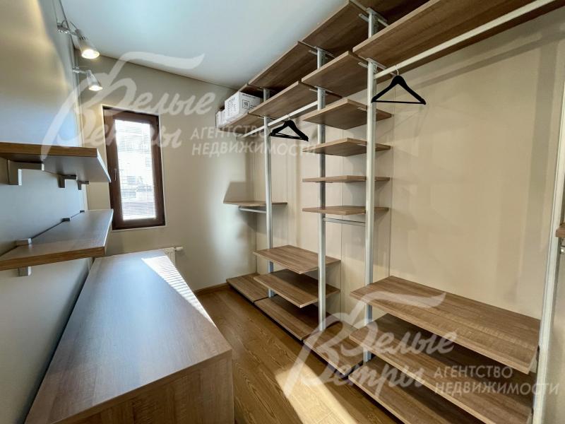 Гардеробная в мастер-спальне