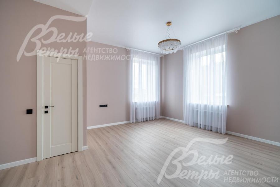 На всех окнах в доме – изящные шторы