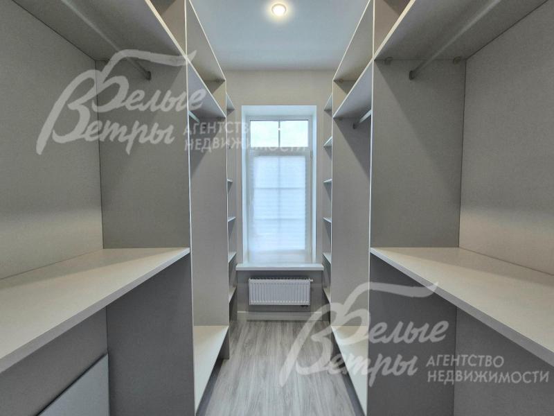 Общая гардеробная.