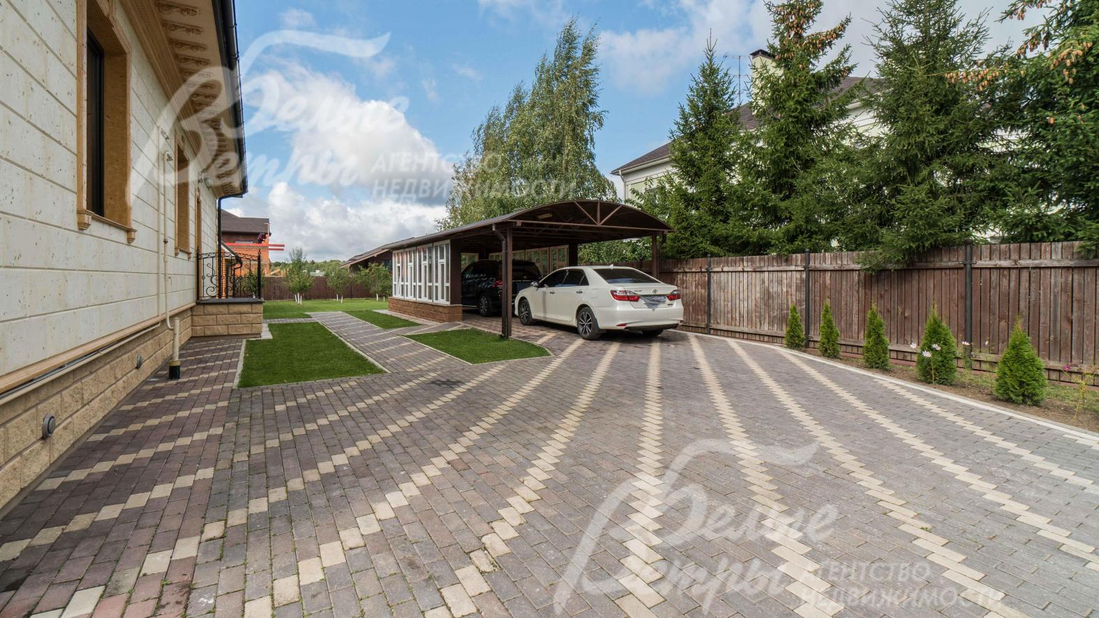 Навес на 2 авто с боковым остеклением