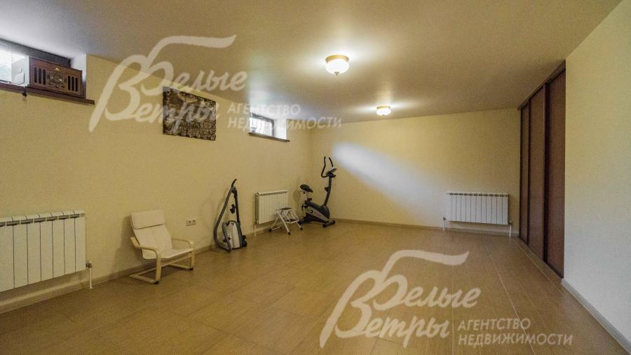 Комната свободного назначения 35,7 кв.м в цокольном этаже