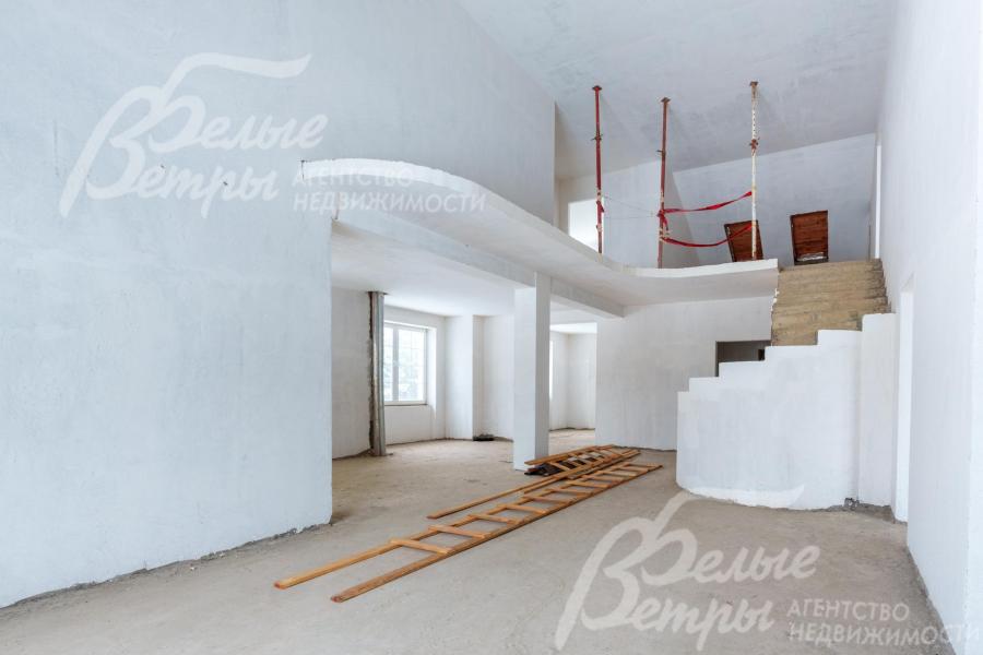 Каминный зал со вторым светом