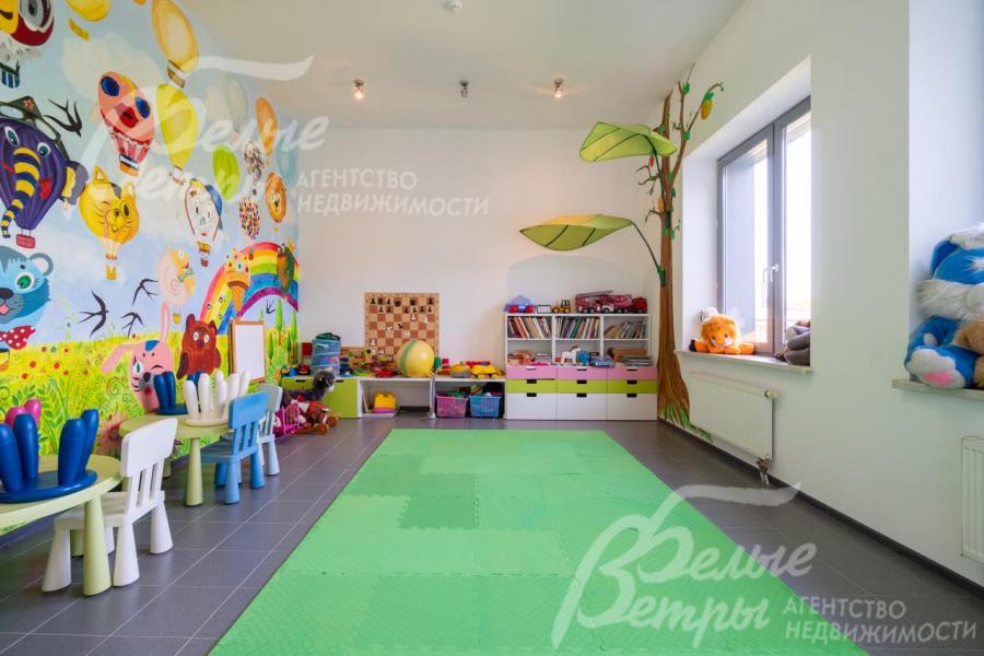 Яркая детская игровая 