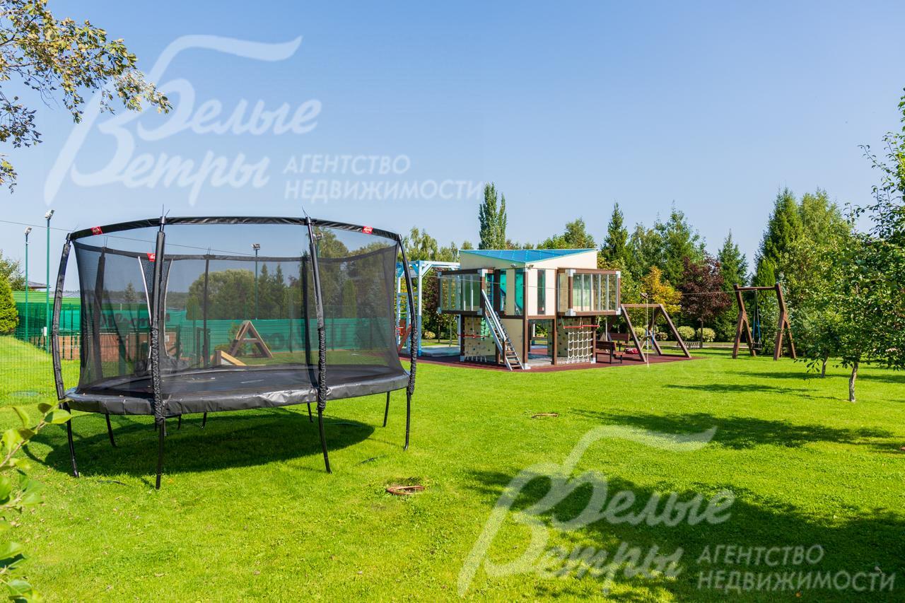 Детские площадки в поселке Варварино Эко