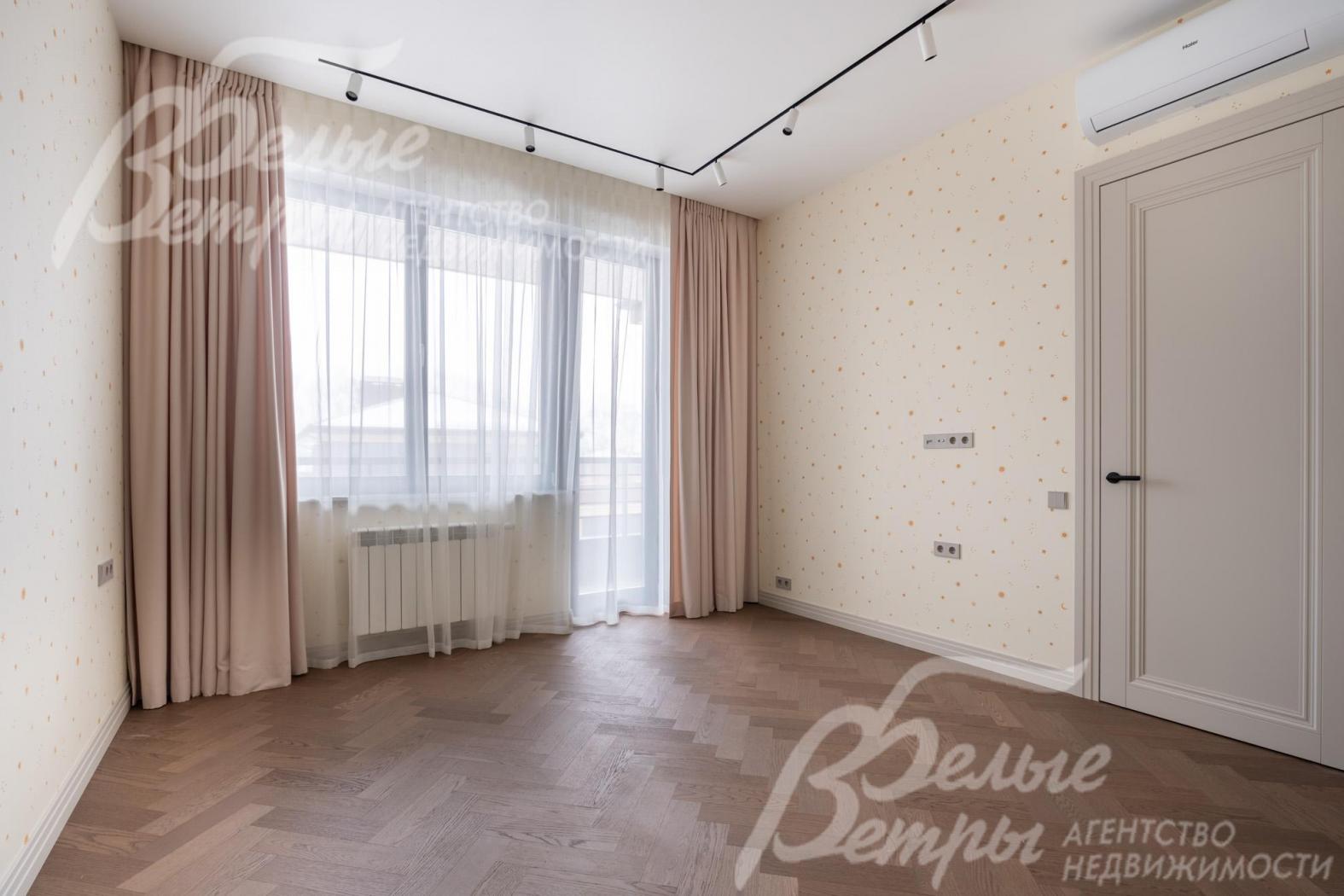 Детская спальня 15 кв.м с выходом на балкон 