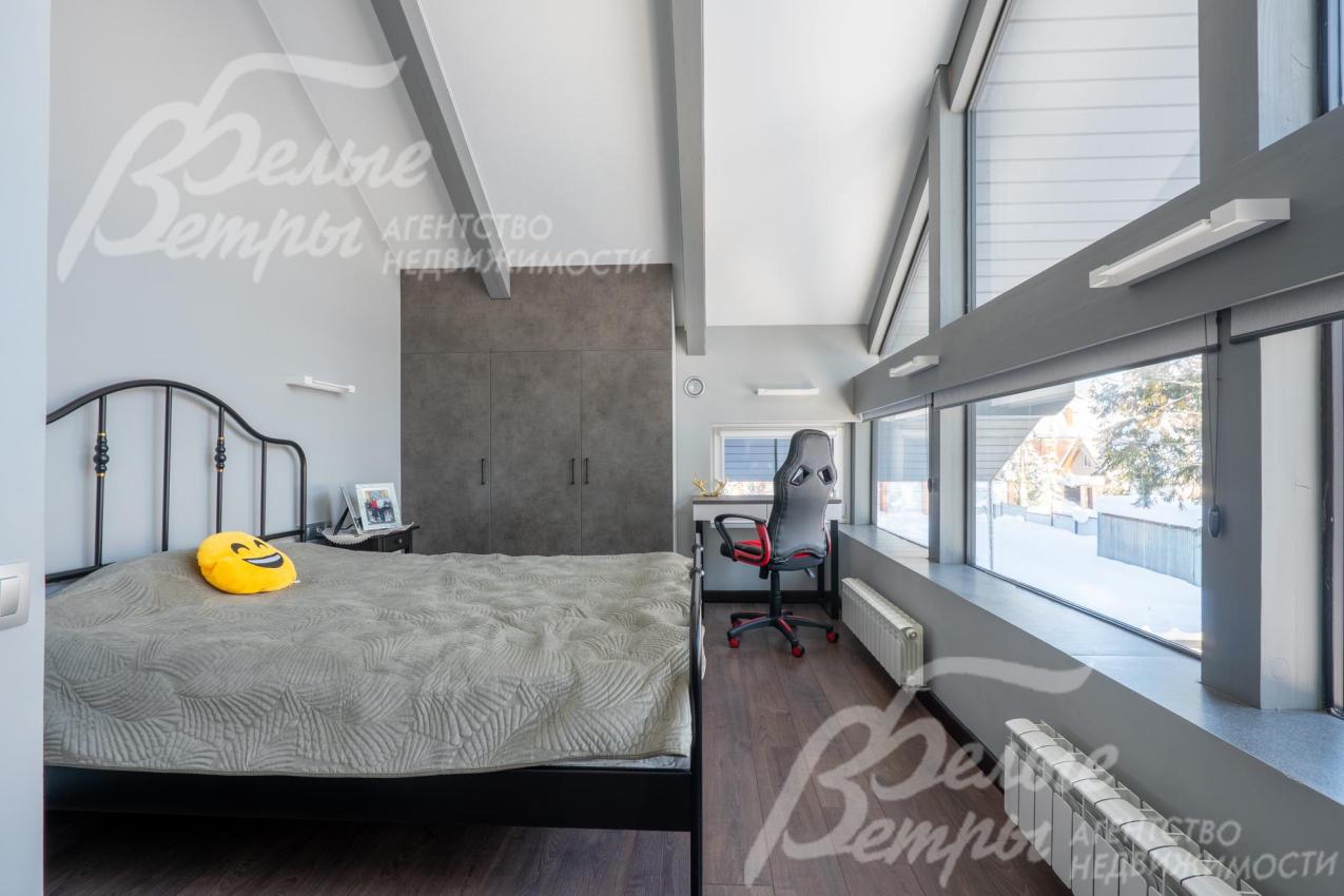 Панорамные окна на втором этаже энергосберегающие с безрамными стеклопакетами, не пропускают ультрафиолет