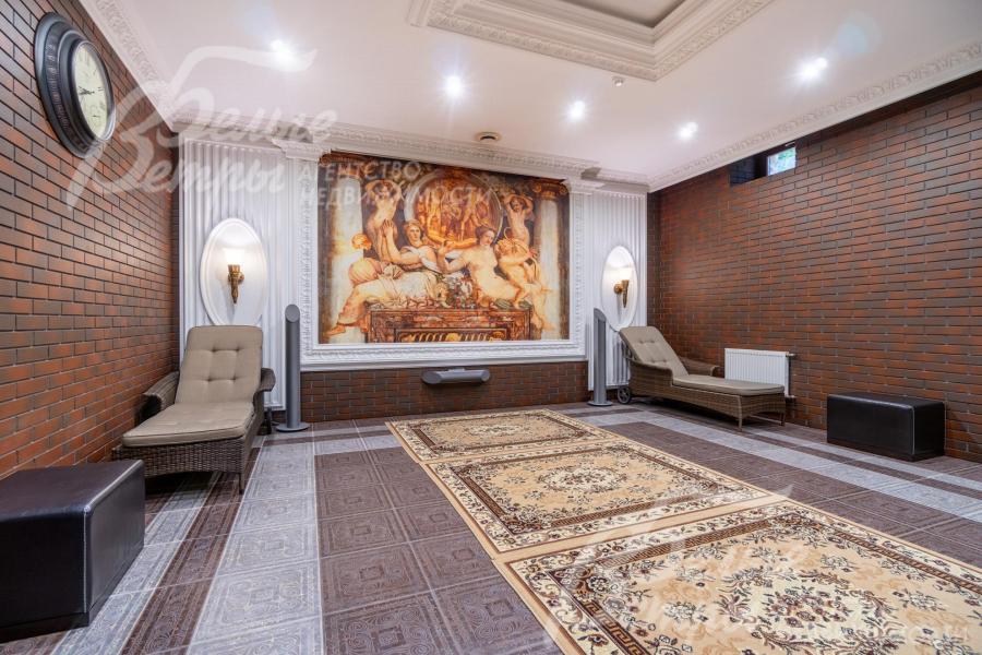 В кинотеатре: комплекс акустики Cabasse 7+2, проектор Sanyo