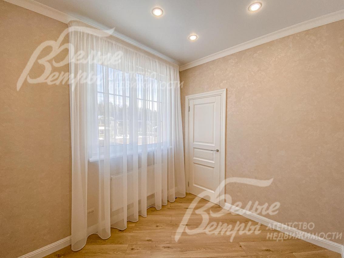 Гардеробная при мастер-спальне