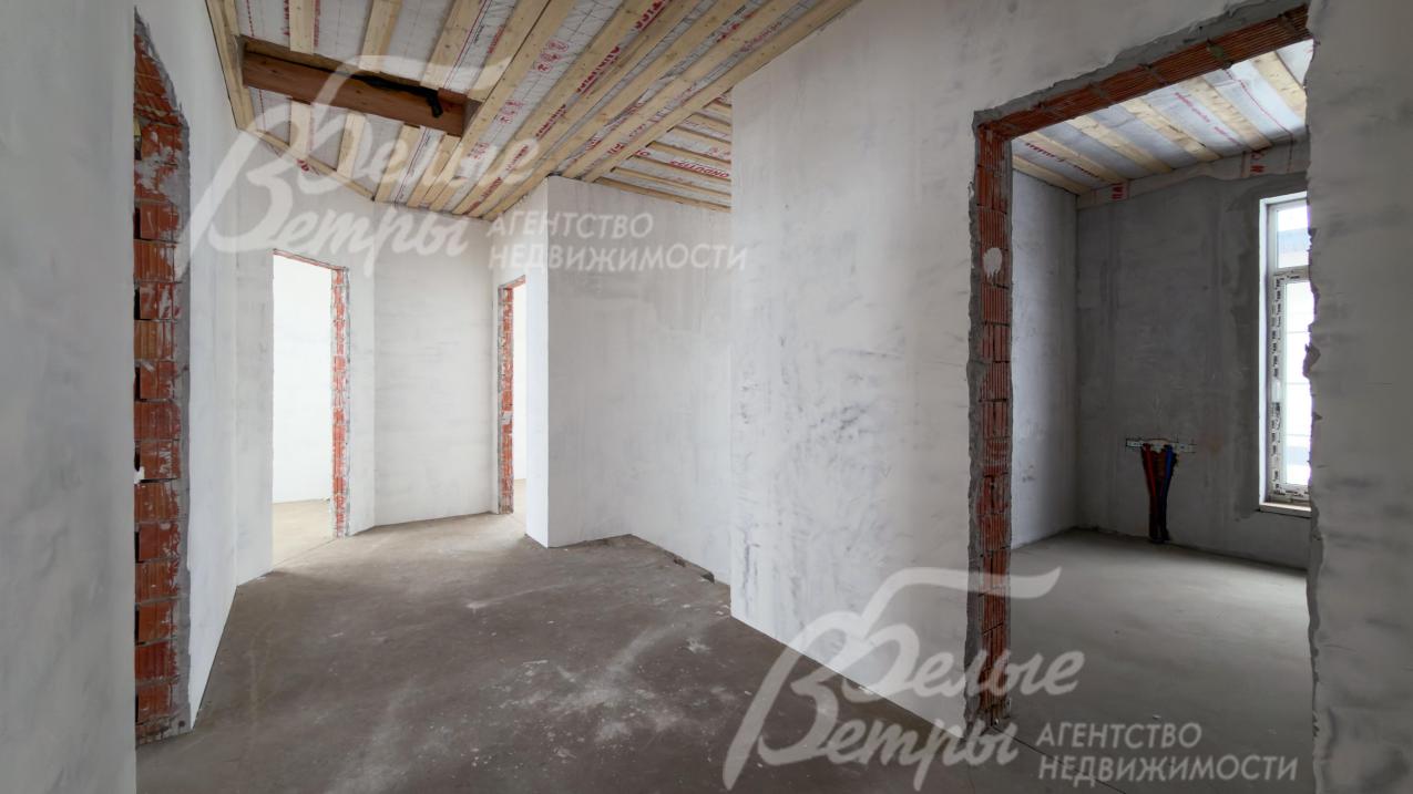 В проекте – 5 спален, одна из них – на первом этаже, кухня-гостиная 57 кв.м, просторные холлы