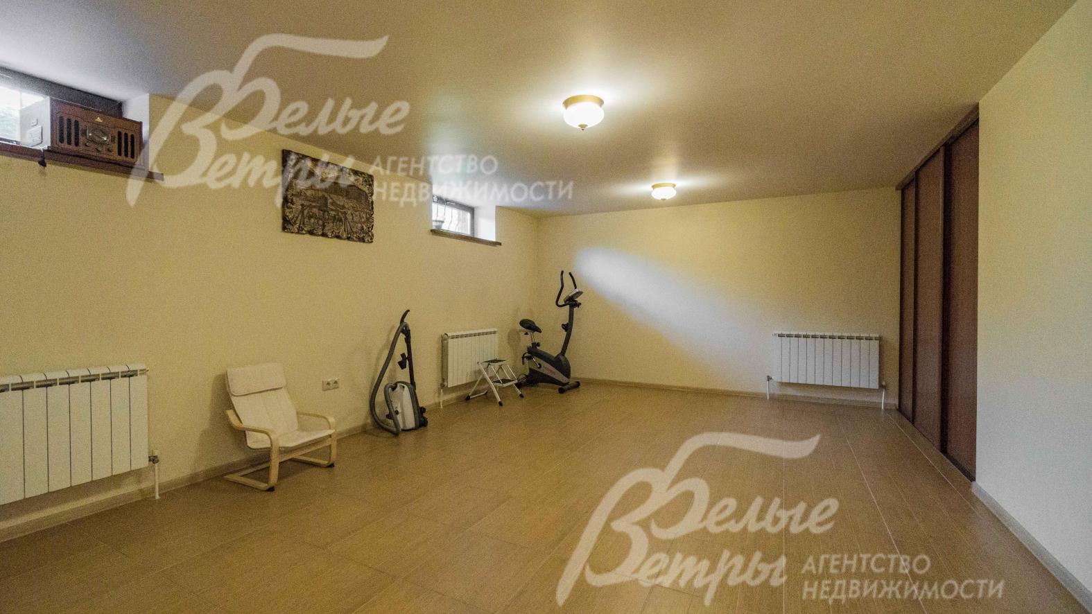 Комната свободного назначения 35,7 кв.м в цокольном этаже