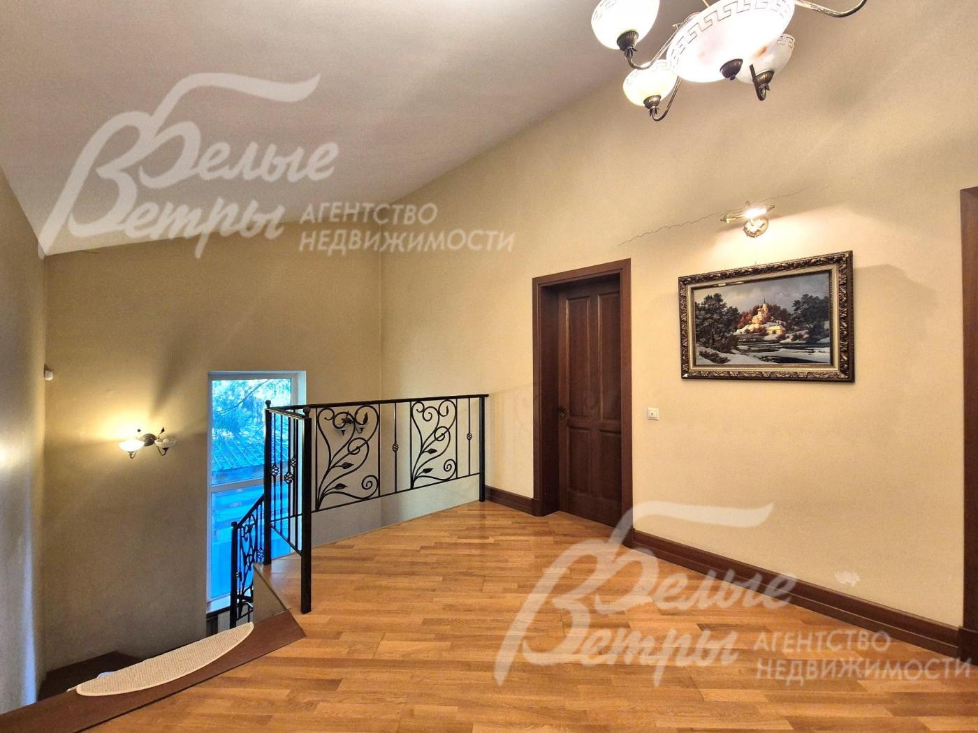 Холл второго этажа