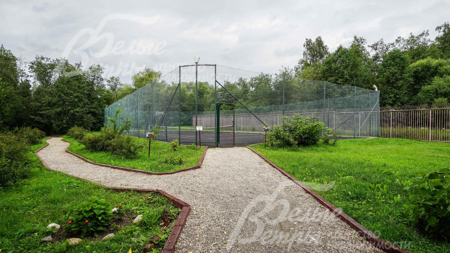 Спортивные площадки