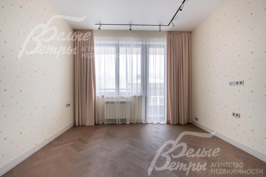 Детская спальня 15 кв.м с выходом на балкон