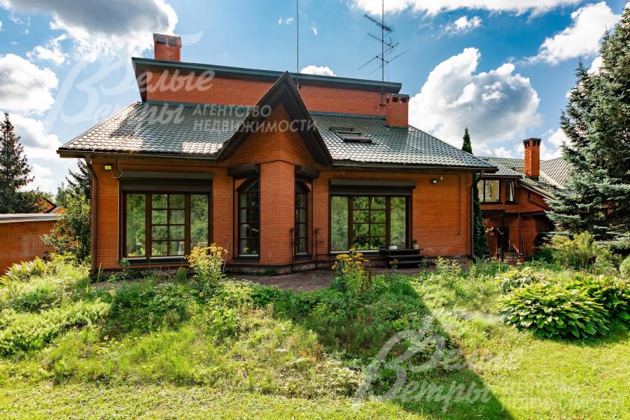 Дом под ключ площадью 358 кв.м в камерном коттеджном поселке Заречный-2