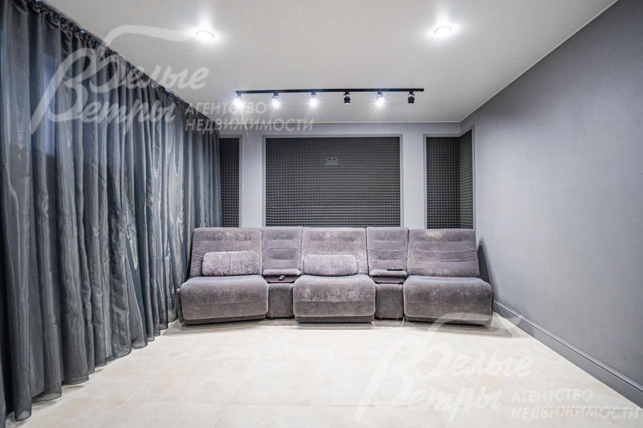 Кинотеатр - кресла с электрическими реклайнерами