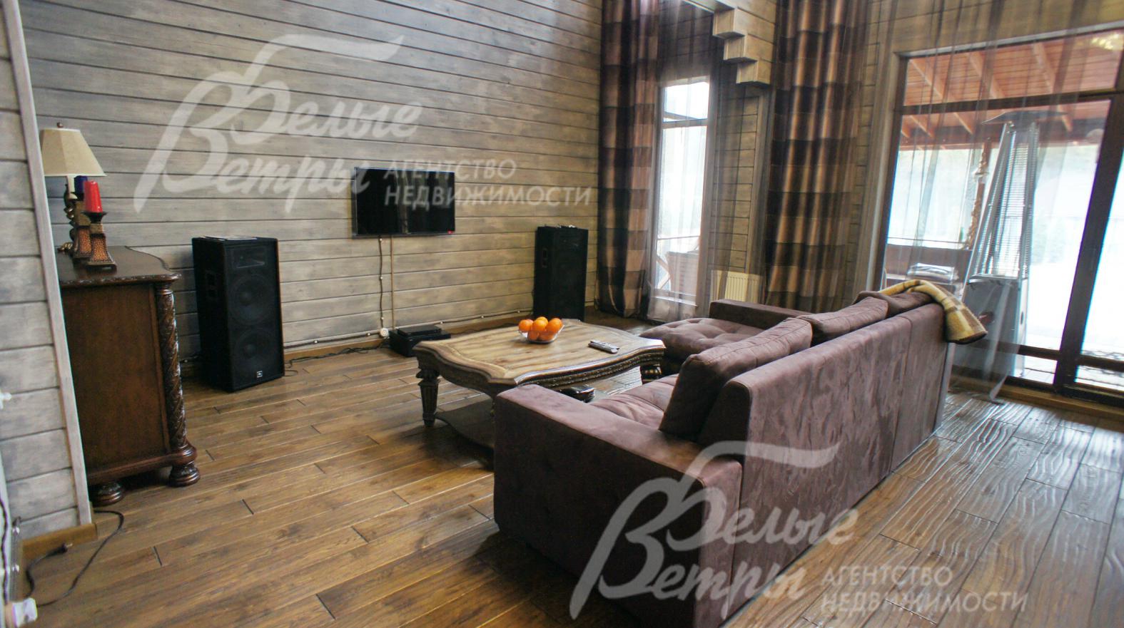 Вся мебель в доме дизайнерская в стиле интерьера дома